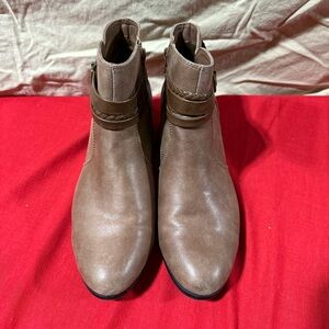 Yuu Brown Ankle Booties